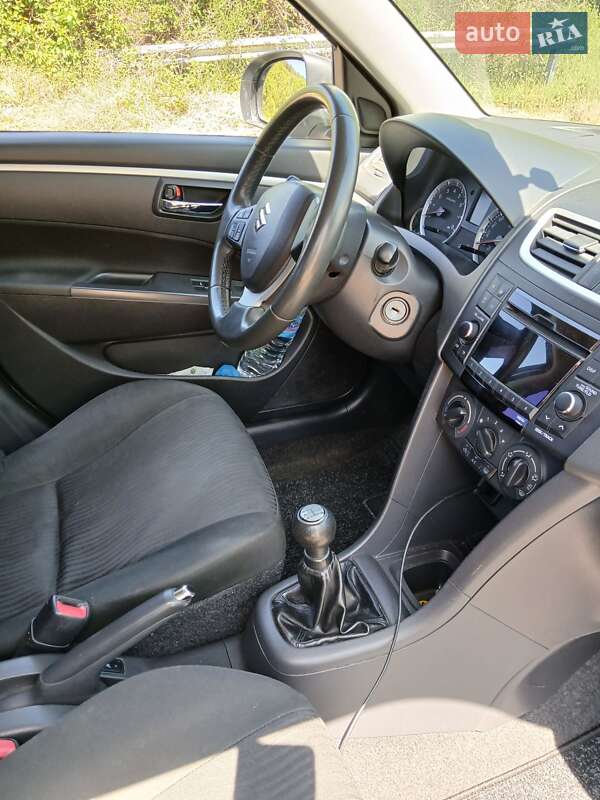 Хэтчбек Suzuki Swift 2011 в Буче