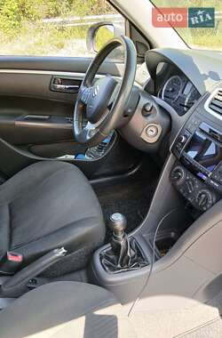 Хэтчбек Suzuki Swift 2011 в 