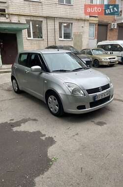 Хэтчбек Suzuki Swift 2005 в 