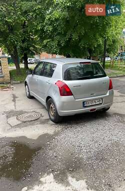 Хэтчбек Suzuki Swift 2005 в 