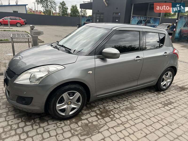 Хэтчбек Suzuki Swift 2011 в Львове