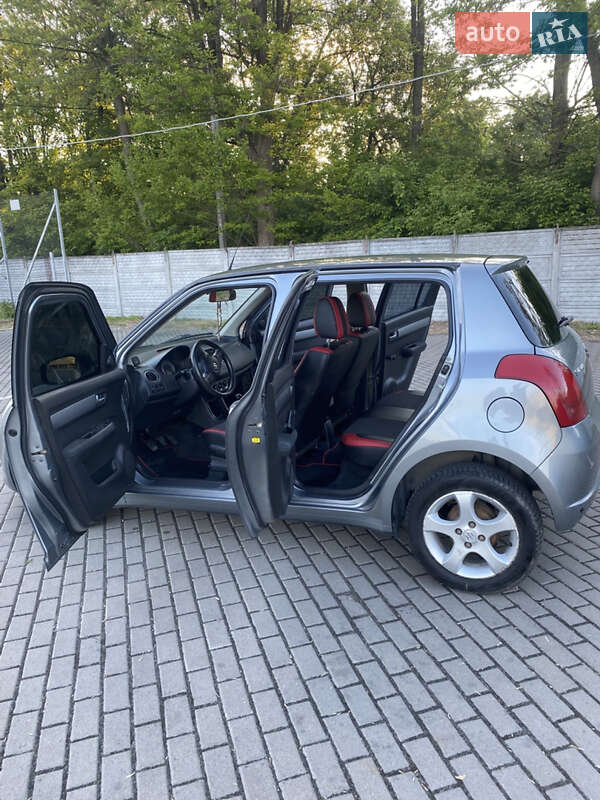 Хэтчбек Suzuki Swift 2006 в Львове фото 7 Хэтчбек Suzuki Swift 2006 в Львове