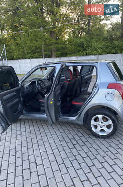 Хэтчбек Suzuki Swift 2006 в 