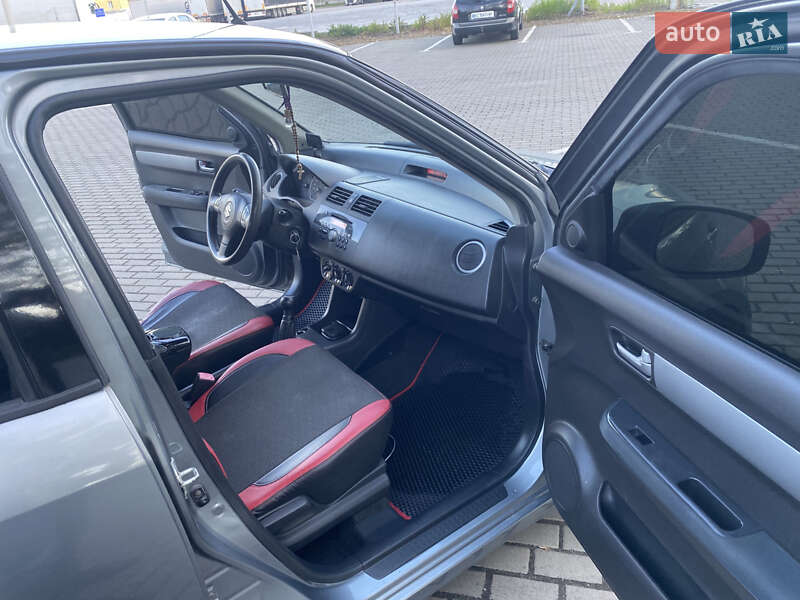 Хэтчбек Suzuki Swift 2006 в Львове фото 16 Хэтчбек Suzuki Swift 2006 в Львове