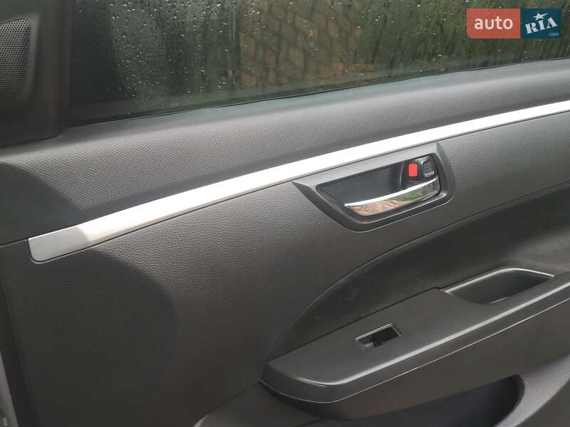 Хэтчбек Suzuki Swift 2011 в Барышевке фото 8 Хэтчбек Suzuki Swift 2011 в Барышевке