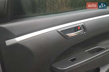 Хэтчбек Suzuki Swift 2011 в 