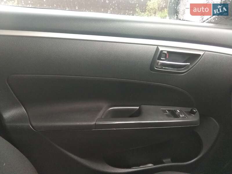 Хэтчбек Suzuki Swift 2011 в Барышевке фото 32 Хэтчбек Suzuki Swift 2011 в Барышевке