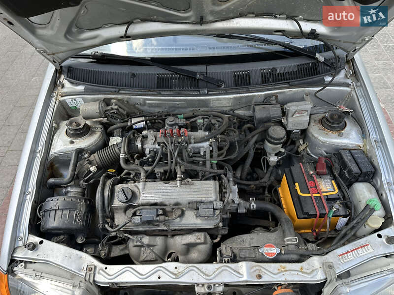 Седан Suzuki Swift 2003 в Тернополе