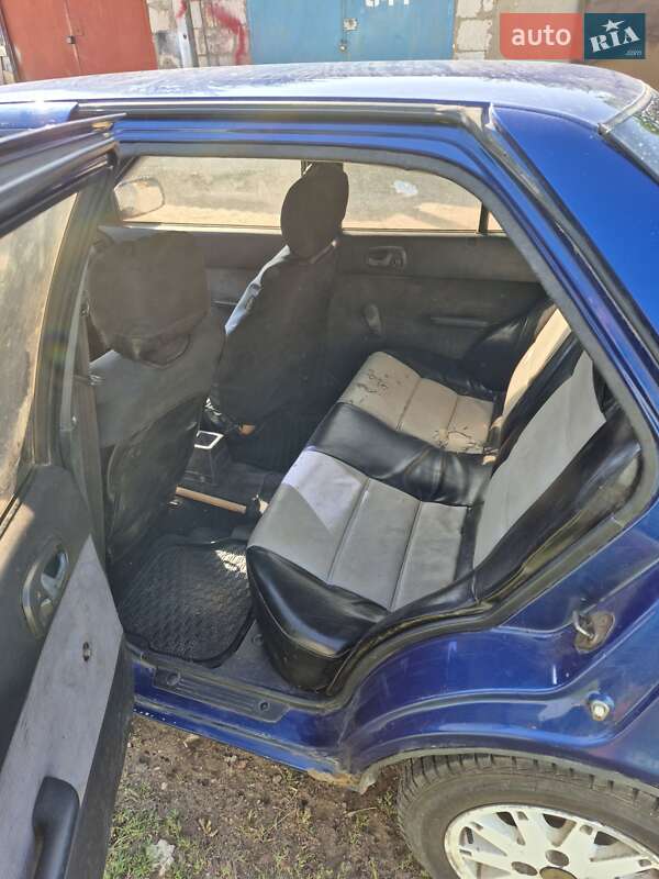 Седан Suzuki Swift 1993 в Миколаєві