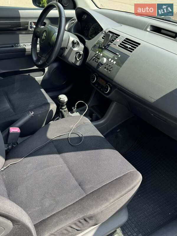 Хетчбек Suzuki Swift 2007 в Києві