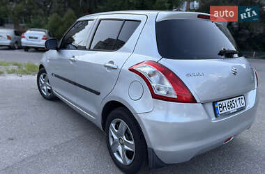 Хетчбек Suzuki Swift 2011 в 