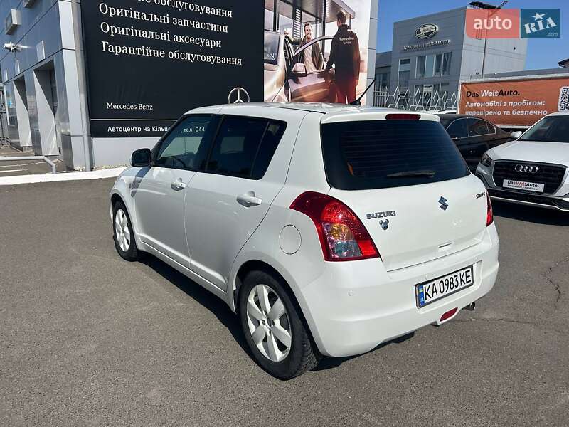 Хэтчбек Suzuki Swift 2008 в Киеве