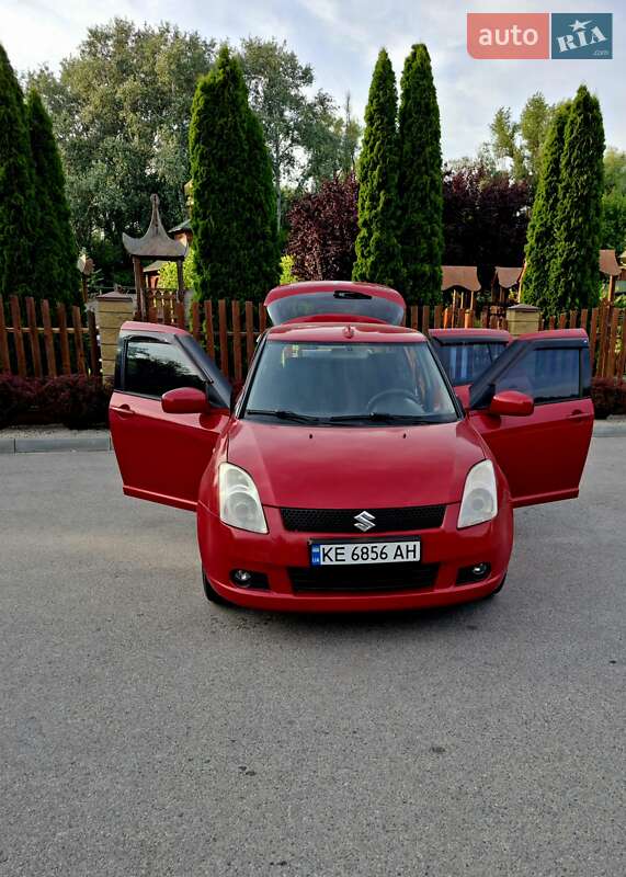 Хетчбек Suzuki Swift 2005 в 