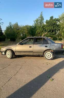Седан Suzuki Swift 1990 в 