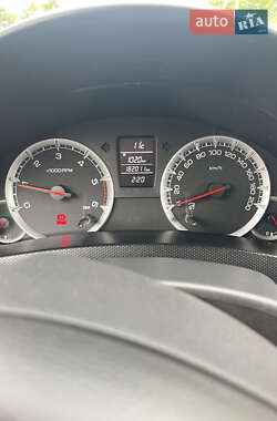 Хетчбек Suzuki Swift 2012 в 