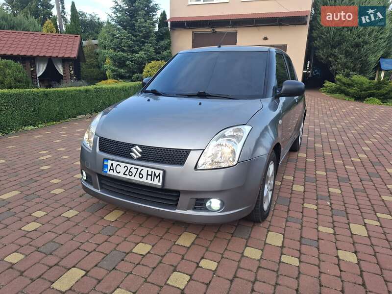 Хэтчбек Suzuki Swift 2007 в Нововолынске