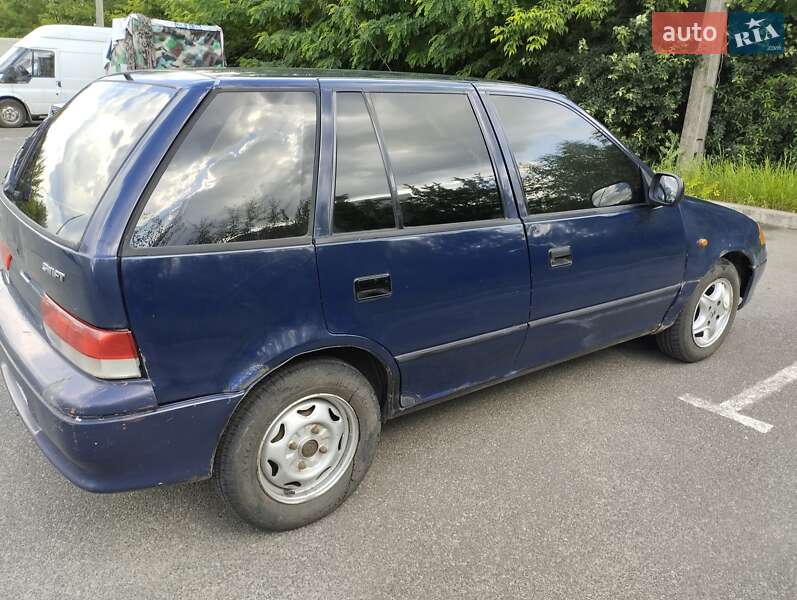 Хэтчбек Suzuki Swift 2000 в Киеве
