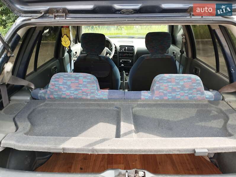 Хэтчбек Suzuki Swift 2000 в Киеве