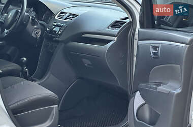 Хетчбек Suzuki Swift 2011 в 