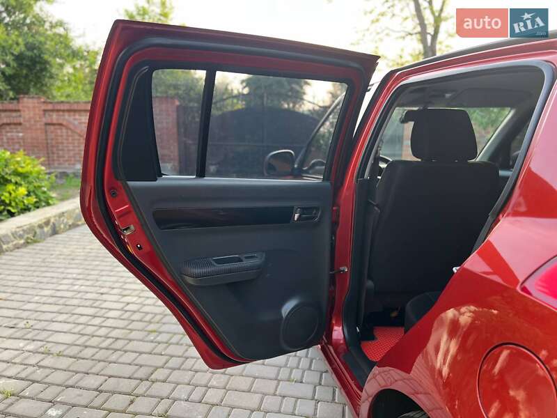 Хэтчбек Suzuki Swift 2008 в Лысянке