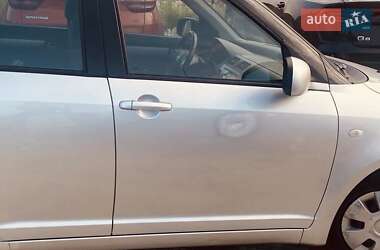 Хэтчбек Suzuki Swift 2007 в 