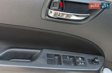 Хэтчбек Suzuki Swift 2013 в 