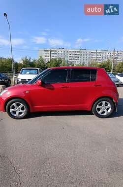 Хэтчбек Suzuki Swift 2005 в 