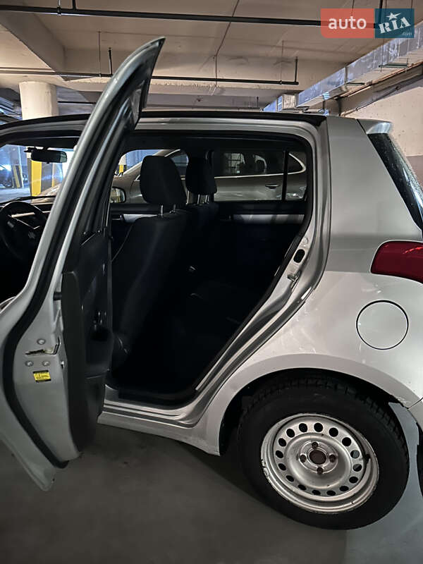 Хетчбек Suzuki Swift 2010 в Києві