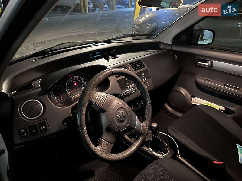 Хетчбек Suzuki Swift 2010 в Києві
