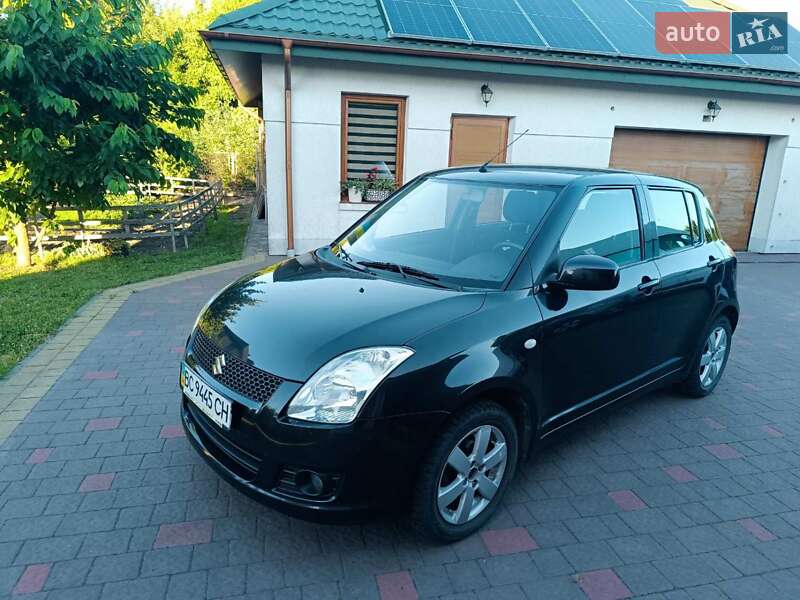 Хетчбек Suzuki Swift 2010 в 