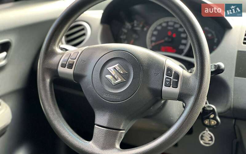 Хэтчбек Suzuki Swift 2005 в Ивано-Франковске фото 12 Хэтчбек Suzuki Swift 2005 в Ивано-Франковске