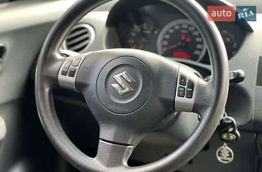 Хэтчбек Suzuki Swift 2005 в 
