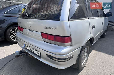 Хэтчбек Suzuki Swift 2003 в 