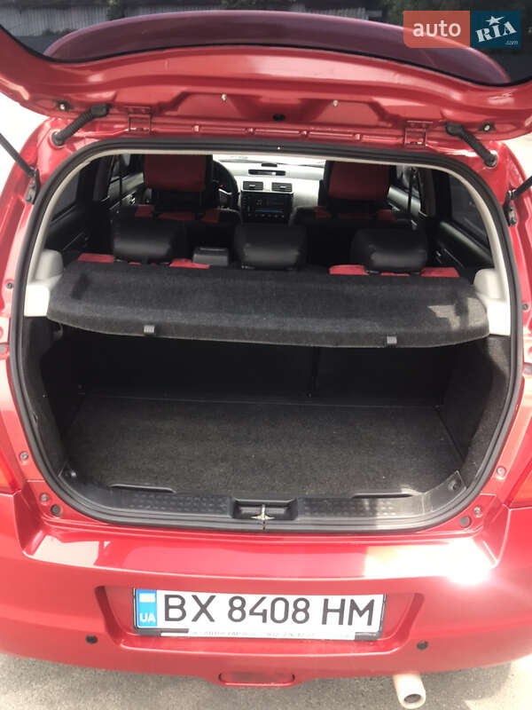 Хэтчбек Suzuki Swift 2010 в Каменец-Подольском