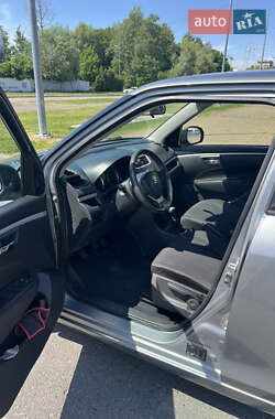 Хетчбек Suzuki Swift 2012 в 