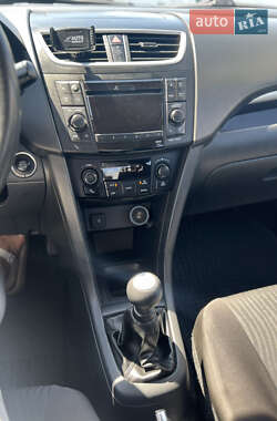 Хетчбек Suzuki Swift 2012 в 