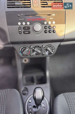Хетчбек Suzuki Swift 2006 в 