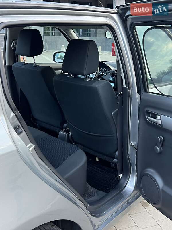 Хэтчбек Suzuki Swift 2010 в Ровно