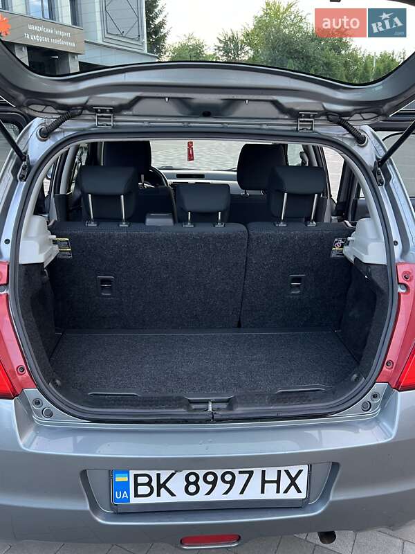 Хэтчбек Suzuki Swift 2010 в Ровно