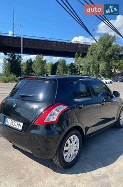 Хэтчбек Suzuki Swift 2012 в 