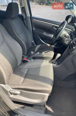 Хэтчбек Suzuki Swift 2012 в 
