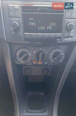 Хэтчбек Suzuki Swift 2012 в 