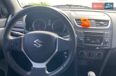Хэтчбек Suzuki Swift 2012 в 