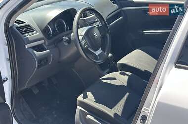 Хетчбек Suzuki Swift 2011 в 