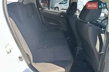 Хетчбек Suzuki Swift 2011 в 