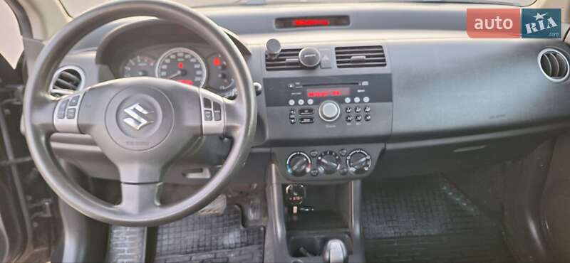 Хетчбек Suzuki Swift 2006 в Києві