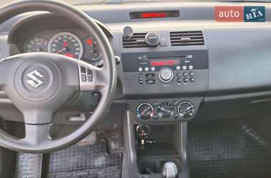 Хэтчбек Suzuki Swift 2006 в 