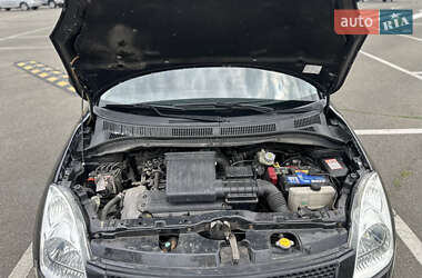 Хэтчбек Suzuki Swift 2007 в 