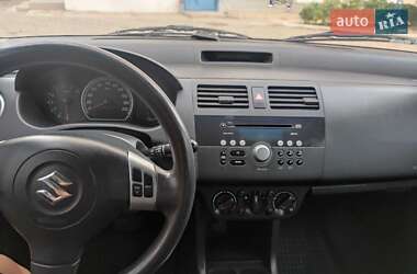 Хэтчбек Suzuki Swift 2006 в 