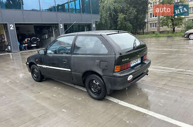 Хэтчбек Suzuki Swift 1990 в 